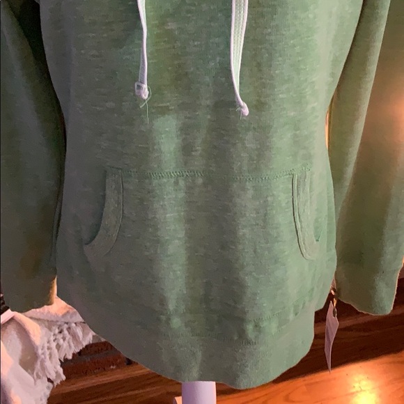 NWT- Long Sleeve Green Tea Shirt Sz:M - Picture 2 of 4